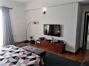 Beautiful Serviced apartment with garden and pool view - Image 4