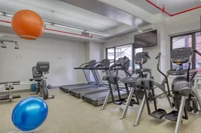 Hip Flatiron Studio w/ Gym, Doorman, near USQ, train, by Blueground - Image 3