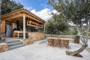 Unique 4 bedroom villa with total privacy - Image 5