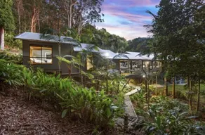 2 x queen bedrooms, 2 x ensuite's, 1 guest lounge, outdoor bbq kitchen and pool. - Image 3