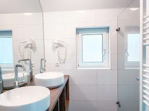 Charming 6-person bungalow, suitable for all seasons. - Image 4