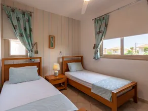 Villa independiente, piscina privada, gran parcela de esquina, y WiFi !! - Image 3