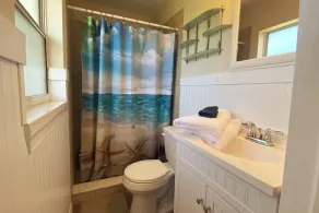 Space Coast Retreat: Games, Hot Tub, Fenced yard, Pool Table + Massage Chair - Image 3