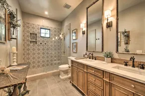 Luxurious home with breathtaking views on Avocado Grove - Image 5