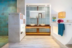 Luxurious 4BR Villa - Image 3