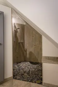 Lys oversvømmet duplex med balkon i forstaden til vinhovedstaden Würzburg - Image 4