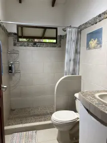 NUEVO HOGAR EN LA PLAYA EN LA SELVA.  Surf, cascada, yoga, restaurantes cercanos. - Image 3