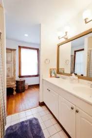 Charming 8 Bedroom Home And Coach House ~ Great for Summer Getaways! - Image 4