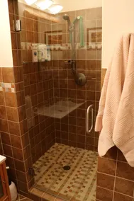 Delavan Lakefront Access Guesthouse - Image 3