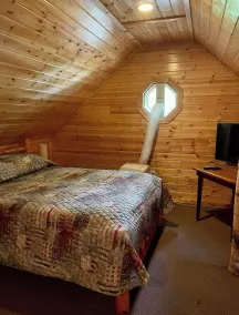 3 BR Adirondack Beach House - Image 5