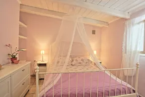 Lili Luxury Cottage - Image 3