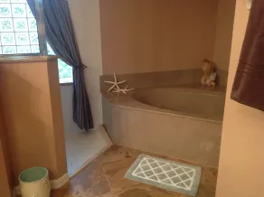 Smukt 3 værelses feriehus med privat pool - Image 4