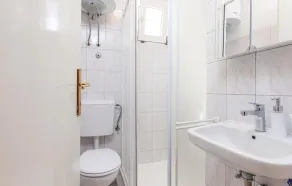 Apartamento de 2 habitaciones frente a la playa. - Image 2