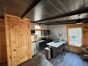 The Maple Retreat - Junior Cabin - Image 5
