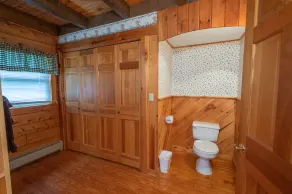 North Woods Cabin for 10 with Fireplace, Loft & Whirlpool Tub - Image 5