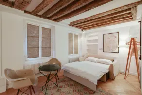 Cosy & bright under the beams on Place Dauphine ID 319 - Image 5