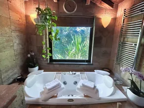 Private Boutique Villa in Rome – Pool, Jacuzzi & Garden, 20min to City - Image 5
