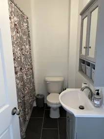 Newly  renovated spacious apartment overlooking Greene NY - Image 2