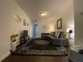 Comfy, private one Bedroom Apartment with full kitchen, living room, full bath. - Image 4