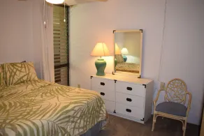 Budget Friendly Condo Surplombant la piscine - Image 5