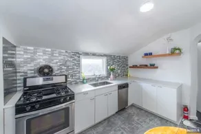 Cozy & Quiet 2 Bed Apt 20 Minutes to NYC - Image 3