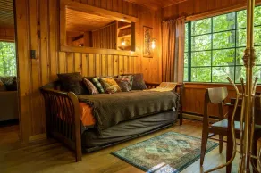Woodsy Retreat-2 Bedroom cabin - Image 3