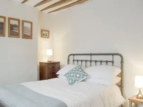 3 bedroom accommodation in Bampton, near Witney - Image 5