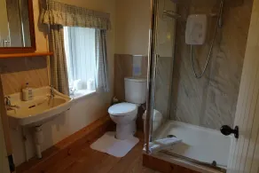 Wonderful remote cottage but fully equipped with all you would need to create Home from Home. - Image 4