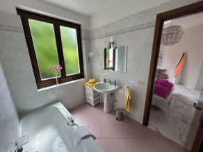 View to the lake, sun terrace, Mediterranean garden, cosy flat - Image 3