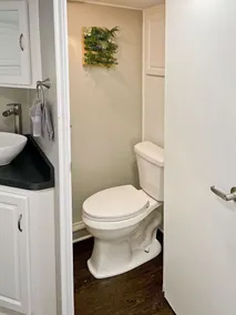 Large Glamper w/ Hot Tub and full bathroom-sleep 6 - Image 2