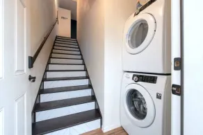 U-District Loft near GU w Self Check-in and Wifi - Image 2