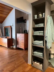 Watkins Glen, Corning, Finger Lakes 3 BR 3 Bath w/ Hot Tub - Image 3