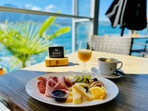 Boutique Hotel Niesenblick - direkt am Thunersee gelegen mit SELF CHECK IN & digitaler Rezeption - Image 3