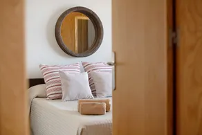 Modern Holiday Home Welling with Sea View and Terrace - Image 5