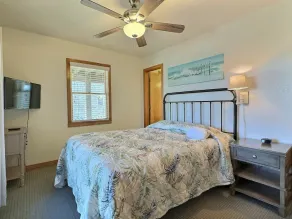 Storm Cottage- Short Walk to Beach- Community Pool & Spa - Image 4
