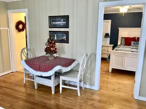 NAUTICAL NESTING @ HERZ von DOWNTOWN SAUGATUCK w / SAISONAL POOL & HOT TUB ACCESS - Image 5