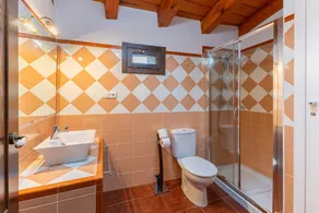 Apartment 'Casa Alta' with Shared Pool, Private Terrace and Wi-Fi - Image 2