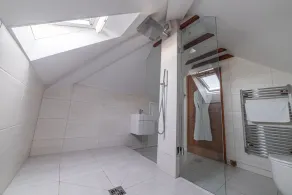 Luxury Beachfront cottage only 20 steps from the sand with private parking/patio - Image 4