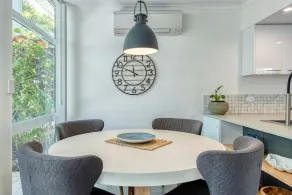 Beautifully renovated 2 bedroom townhouse with office space! - Image 5