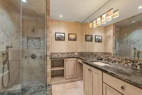 Durant Unit C5, Condo with Bonus Den, Air Conditioning, and Spectacular Views - Image 2