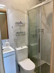 Geräumige Villa-Ferienwohnung mit Swimmingpool und wunderschönem Meerblick - Image 2