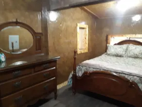 A unique cabin, comfortable with private hot tub! - Image 5
