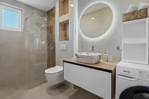 Luxurious 7-Bedroom Villa MI with Private Pool, 500m from the Beach - Image 4