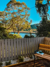 Stunning river views! Private guesthouse & courtyard close to nation park & more - Image 4
