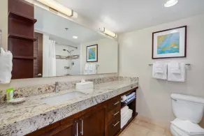 Ilikai 2422 Deluxe Ocean/Lagoon View Condo, New Remodel High Floor Kg Bed, Sofa Bed - Image 2