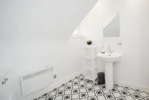 Flat 5 - 61 Old Dover Road - Image 2