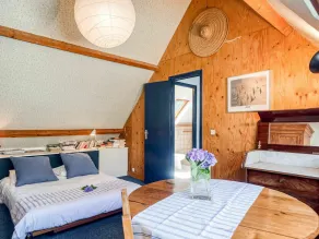 Stunning private villa for 5 guests with WIFI, TV, balcony and pets allowed - Image 5
