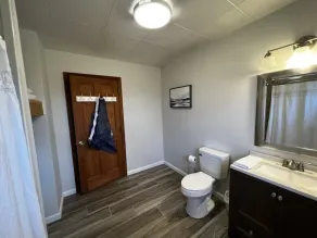 Newly Renovated 3 Bedroom Home - Image 4