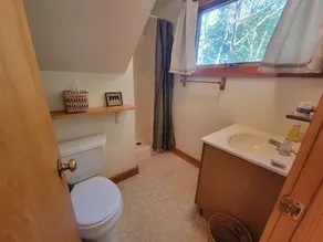 Ebb And Flow: Spacious 4-bedroom cabin in Boothbay with stunning waterfront views. - Image 3