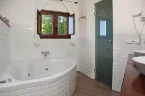 Suite værelse på et 3 * rustikt hotel - Image 3